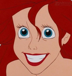 Hài hước với biểu cảm khuôn mặt của công chúa Disney khi… cạo sạch lông mày