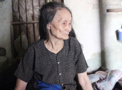 MẸ GIÀ NUÔI BA NGƯỜI CON GÁI MÙ