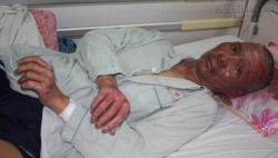 Người đàn ông liều mình ôm bom gas cứu vợ và gần 100 đứa trẻ