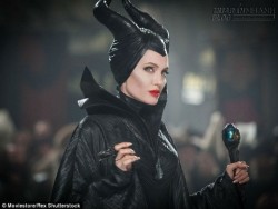 Angelina Jolie sẽ tham gia Maleficent phần 2?