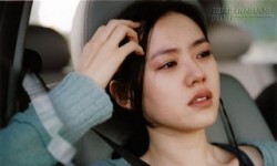 Sự thật đau lòng về hộp thủy tinh giấu kín trong tủ quần áo của vợ