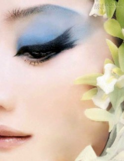 Đề phòng với người có tướng mắt rắn