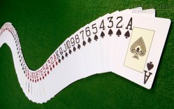Những lá bài xoay ngược cuộc đời