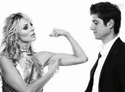 Giải mã trai giống mẹ, khổ ba đời