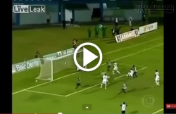 Thủ môn bất đắc dĩ nhất hành tinh