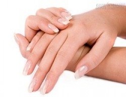 Bỏ túi 5 mẹo hay cho móng tay sáng bóng