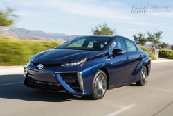 Toyota Mirai có thể chạy liên tục hơn 500km