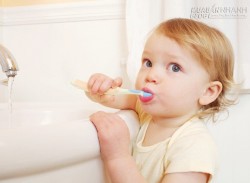 Mẹo làm sạch bàn chải đánh răng để bảo vệ răng miệng