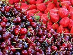 Tại sao nên ăn quả cherry dù đắt đỏ?