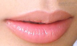Khám phá tình yêu qua độ dày của đôi môi