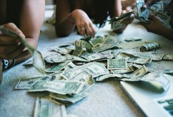 Giấc mơ thấy tiền báo bạn điềm báo gì?