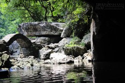 Nụ cười người lái thuyền 15 năm ở Hang Luồn - Ao Dong