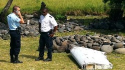 Mảnh vỡ tìm thấy trên đảo Reunion là của máy bay MH370