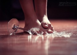 Bài học nhớ đời từ chiếc ly bị đánh vỡ