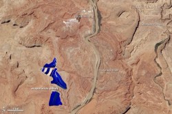 5 địa điểm trên thế giới mà nước có màu kỳ lạ đến khó tin