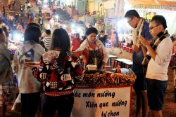 4 cách thưởng thức đặc sản địa phương an toàn khi đi du lịch