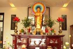 Có nên lau dọn bàn thờ trong tháng Cô Hồn?