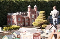 Ngôi làng đồ chơi cổ nhất thế giới