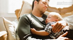 Làm cha sớm dễ gặp nhiều rủi ro sức khỏe