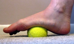 Đánh tan nhức mỏi bằng cách massage đơn giản với banh tennis