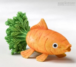 Chú thỏ câu cá bằng cà rốt