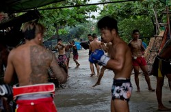 Bên trong lò luyện võ của thanh niên Myanmar