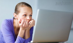 Mắt mỏi vì máy tính? Mát xa 3 huyệt vị sau sẽ làm sáng đôi mắt của bạn