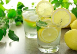 8 lý do bạn phải uống nước chanh mỗi ngày