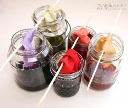 Mẹo tự chế màu nhuộm từ rau và trái cây thừa