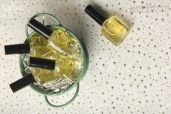 Tự chế dầu dưỡng móng tay siêu dễ cho tiết giao mùa