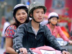 Người thị lực hai mắt dưới 4/10 không được phép lái xe máy