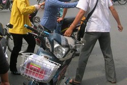 7 chiêu cướp giật dàn cảnh phổ biến bạn cần đề phòng