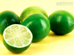 Mẹo làm sạch lò vi sóng bằng chanh và dấm trắng