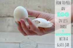 Bóc vỏ trứng trong 5 giây không cần chạm tay