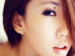 Những vị trí nốt ruồi khiến tình duyên luôn trắc trở