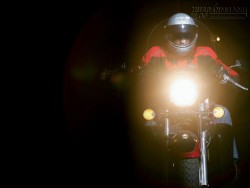 Kinh nghiệm lái xe máy trong đêm