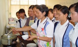 Ô sin ngoại lương tháng 25 triệu đổ bộ xuống Việt Nam