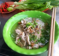 Bữa sáng ở Châu Đốc với hủ tiếu Nam Vang