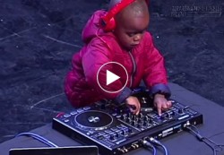 Em bé 3 tuổi làm DJ khiến giám khảo cùng khán giả đứng hình