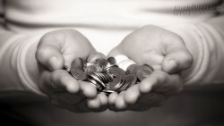 Xử sao khi bạn bè hay người thân mượn tiền?