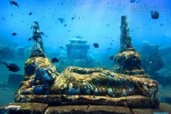 Đền thờ Phật tuyệt đẹp dưới đáy biển Indonesia