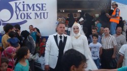 Cặp đôi Thổ Nhĩ Kỳ chiêu đãi 4000 người tị nạn trong đám cưới của mình