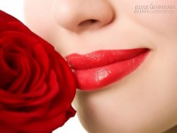 Bí quyết giữ môi luôn mềm mại vào mùa lạnh