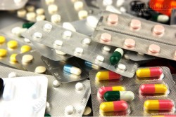 6 cách kết hợp thuốc bổ và thuốc bệnh có thể gây chết người