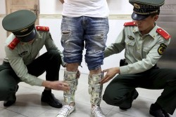 Người Trung Quốc tìm cách chuyển tiền ra nước ngoài