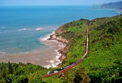 10 tuyến du lịch bằng tàu hỏa ấn tượng nhất thế giới