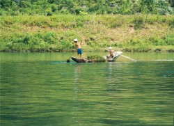 Khám phá vẻ đẹp bình yên của sông Son - Quảng Bình