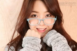 Đeo kính cận sai cách sẽ gây nguy cơ lồi mắt hỏng mắt