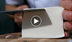 Đầu bếp Trung Quốc dùng công phu tuyệt đỉnh thái sợi… đậu phụ