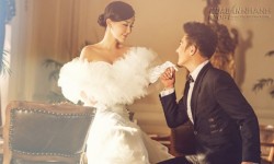 Đằng sau giọt nước mắt ăn năn muốn xin con là vở kịch nham hiểm của người yêu cũ